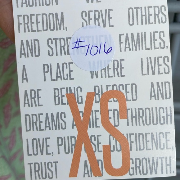 LulaRoe Leaf Print 🍃 Perfect T Top-#1016 - Picture 5 of 12